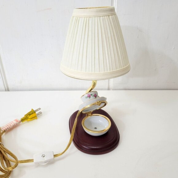 Night Light with Trinket Box/Pill Box and Lampshade - Picture 7 of 8